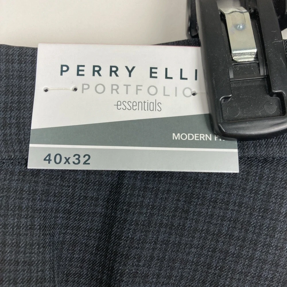 Perry Ellis Modern-Fit Flat Front Dress Pants 40W 32L‎ Black Grey Plaid